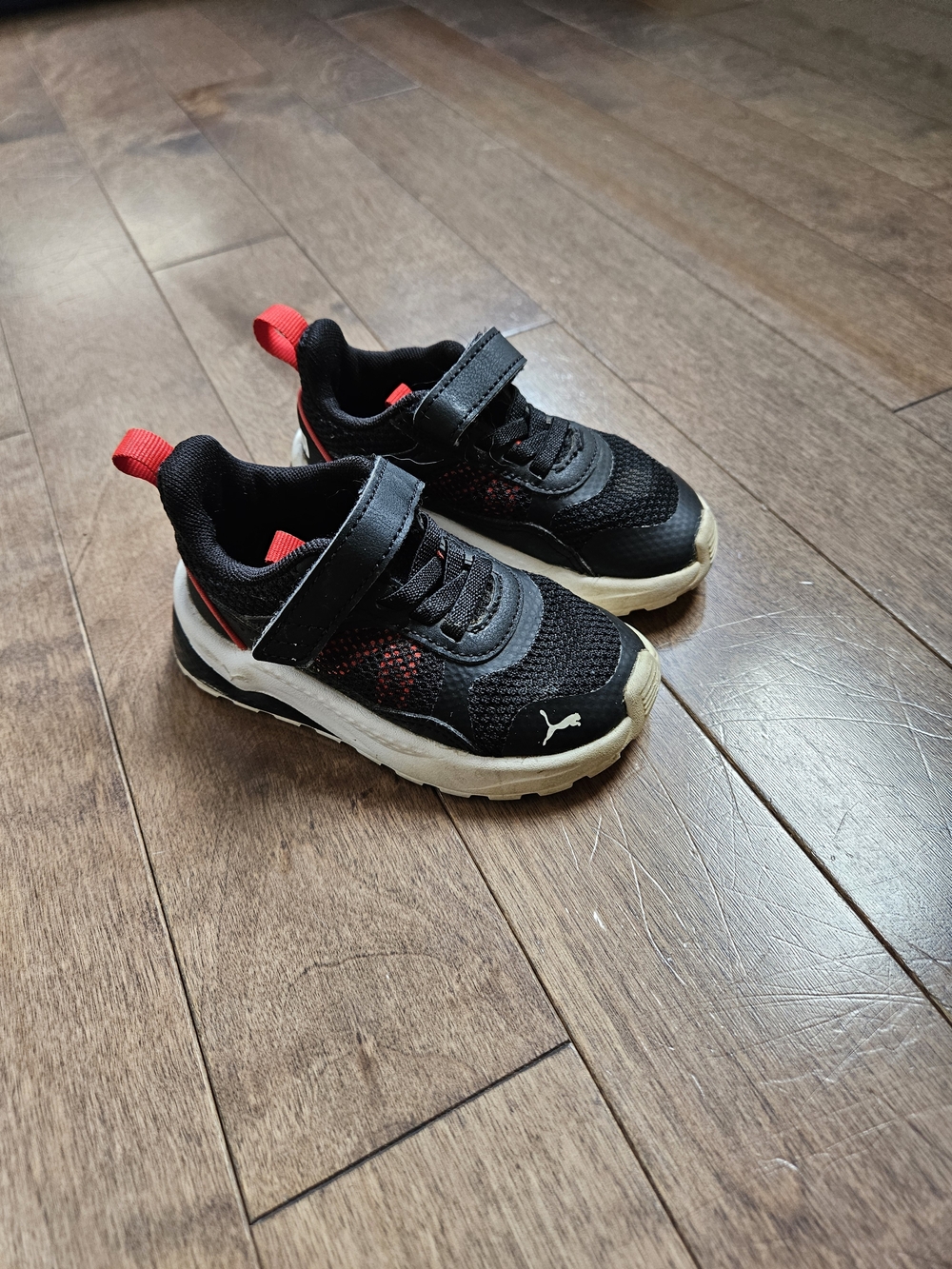 Puma Kids' Black & Red Lightweight Athletic Sneakers